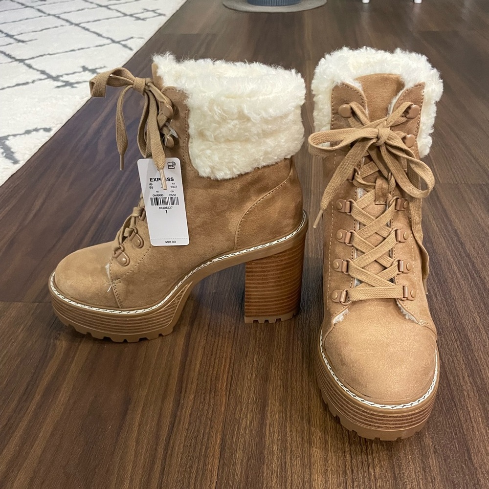 NWT Express size 7 Tan Fur-Lined Winter Boots